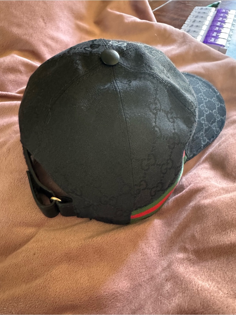 Gucci Black Cap with Green and Red Web Stripe Unisex - Picture 4 of 6